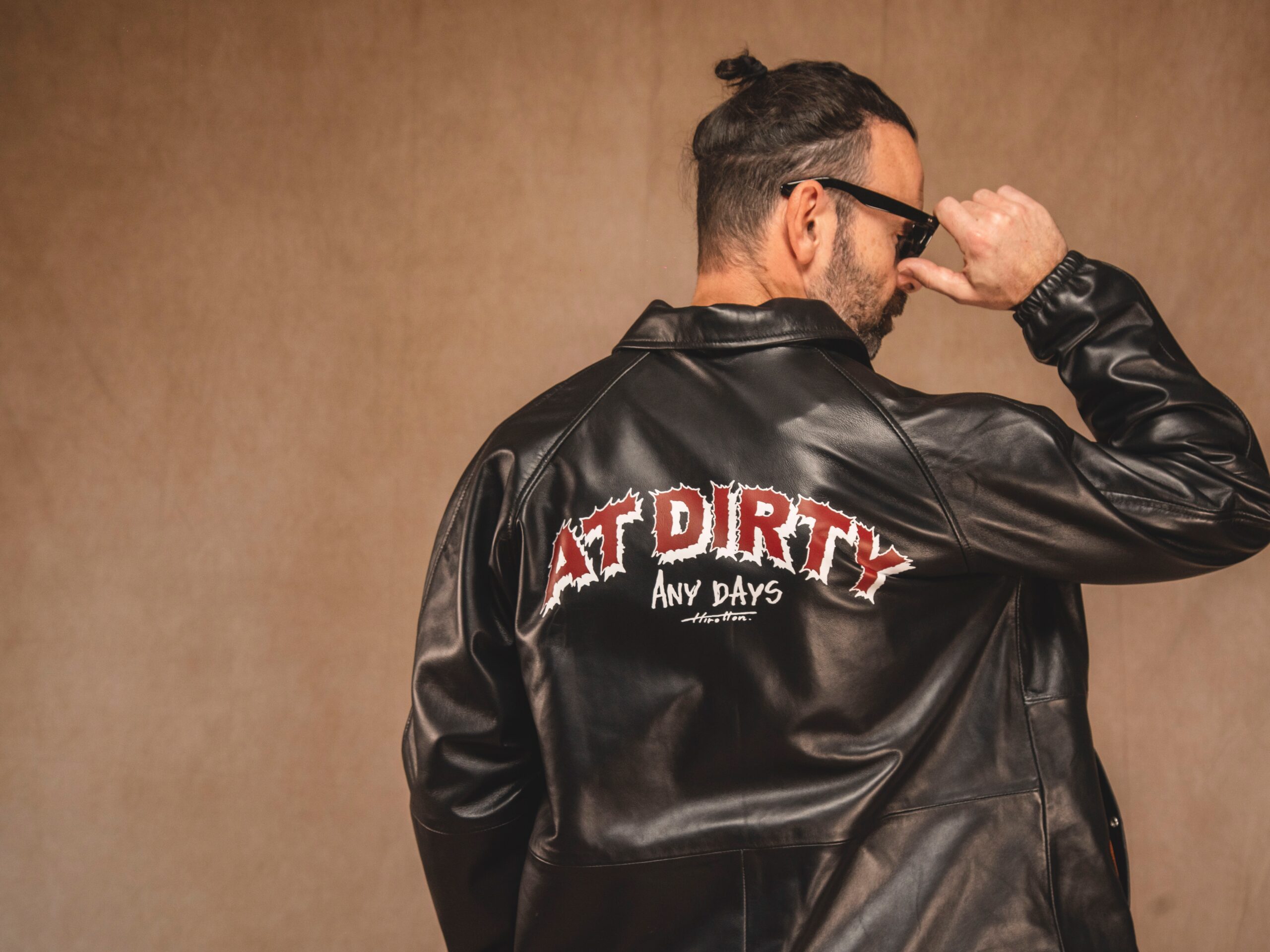 AT-DIRTY LEATHER COACH JACKET - レザージャケット